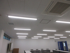 蛍光灯をLEDに交換